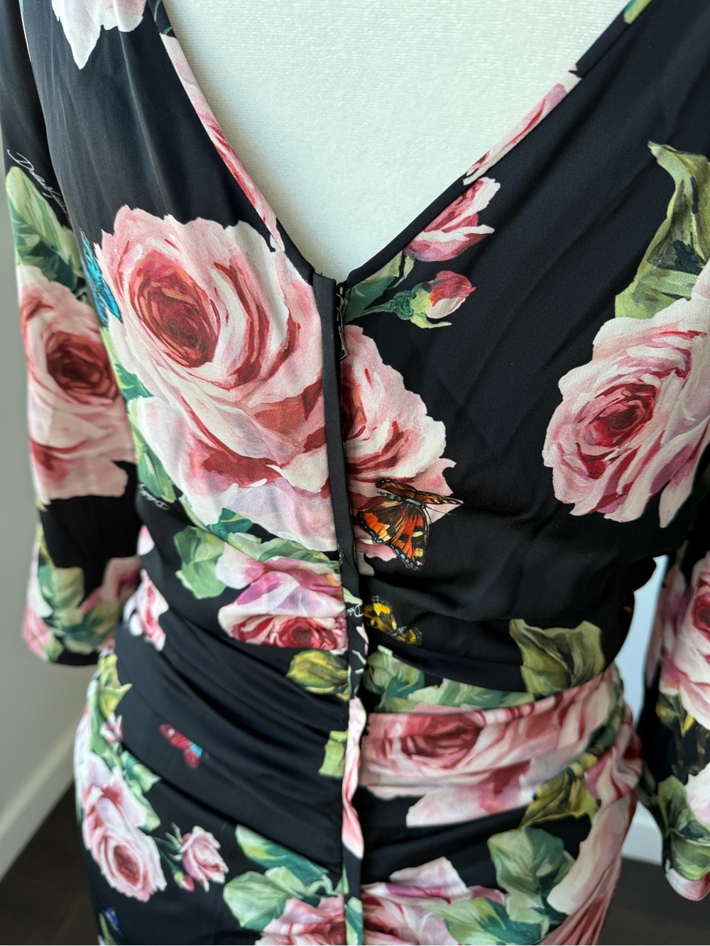 Dolce & Gabbana Silk Dress with Pink Rose Print 🌹 - Picture 6 of 16